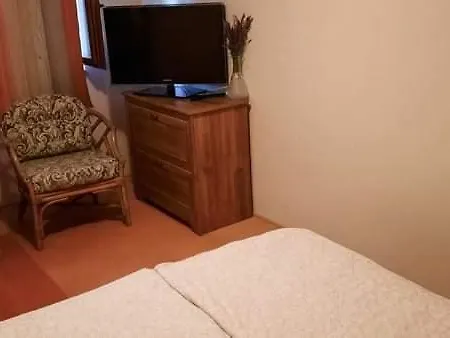 Szőlősi Diófa Quarto em Acomodações Particulares
